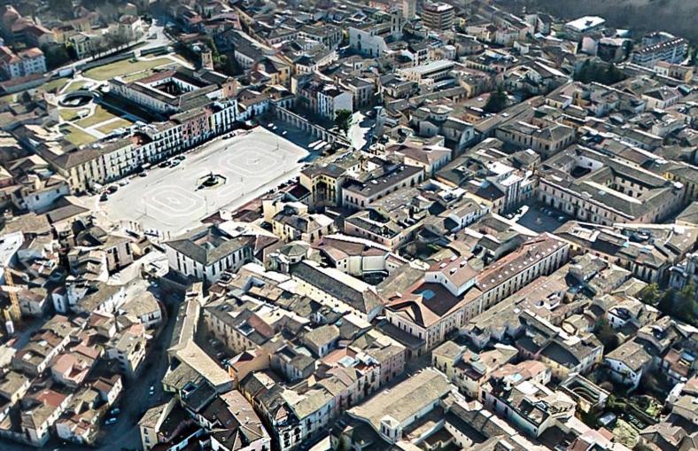 Dietro Piazza Maggiore Sulmona Dış mekan fotoğraf