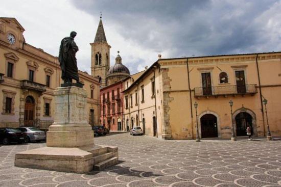 Dietro Piazza Maggiore Sulmona Dış mekan fotoğraf