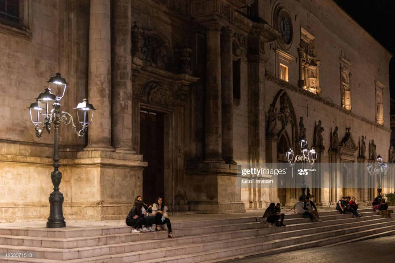 Dietro Piazza Maggiore Sulmona Dış mekan fotoğraf